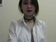 สาวหน้าอกสวยเวียดนามหยอกล้อ
